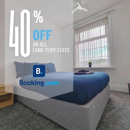 שיפלי Stylish 4 Double Bedroom House In Bradford, Views Of Hillside And Parking מראה חיצוני תמונה