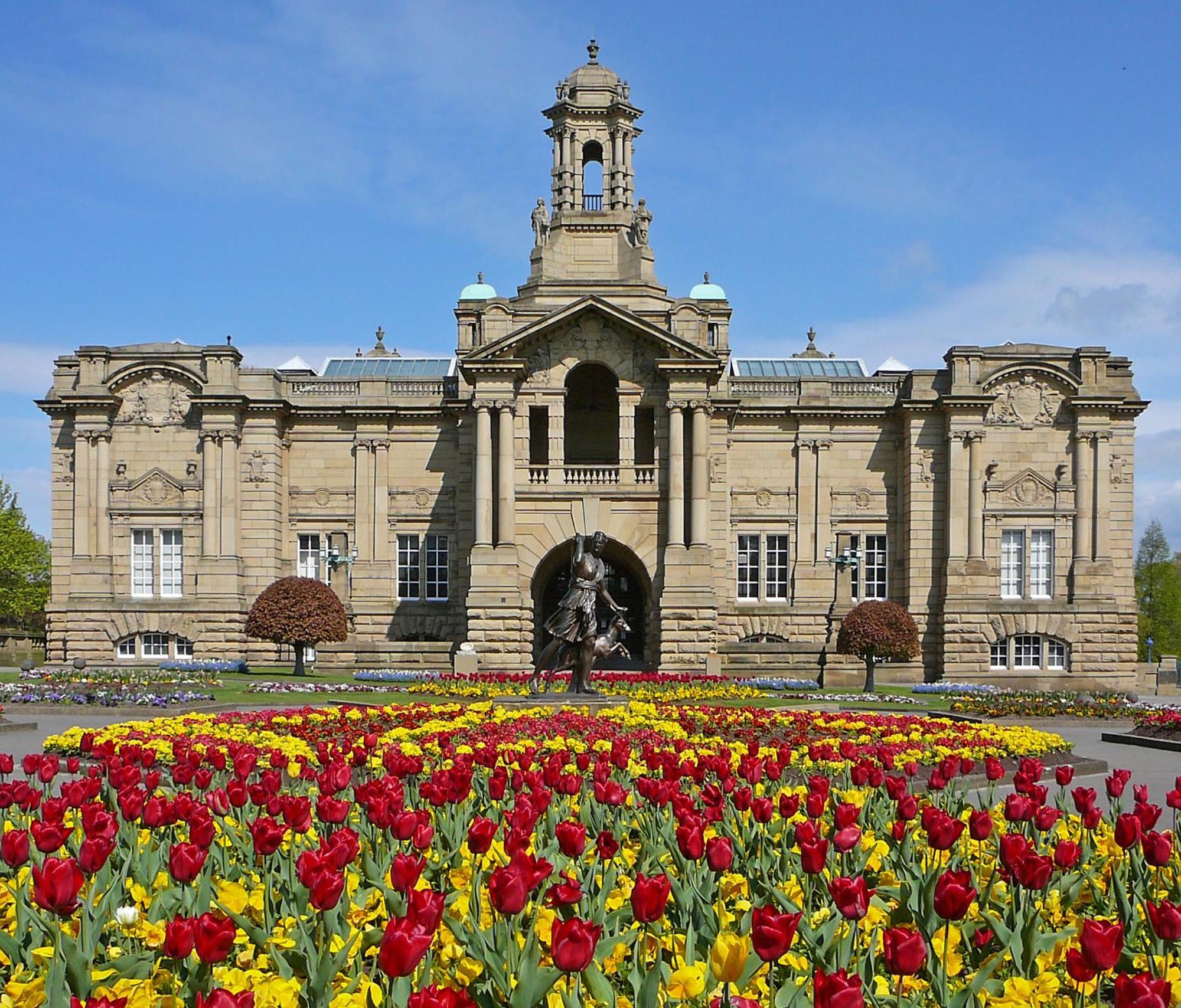 שיפלי Stylish 4 Double Bedroom House In Bradford, Views Of Hillside And Parking מראה חיצוני תמונה
